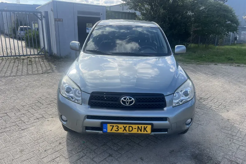 Toyota RAV4 (2007)