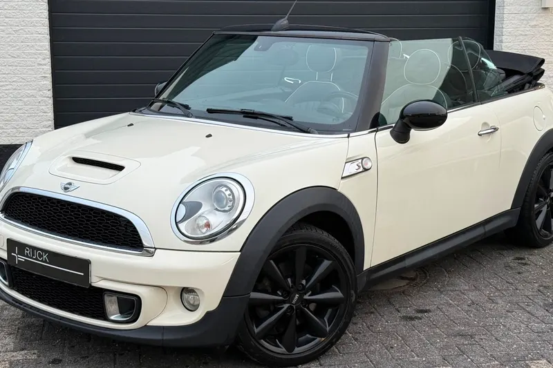 MINI Cabrio (2012)