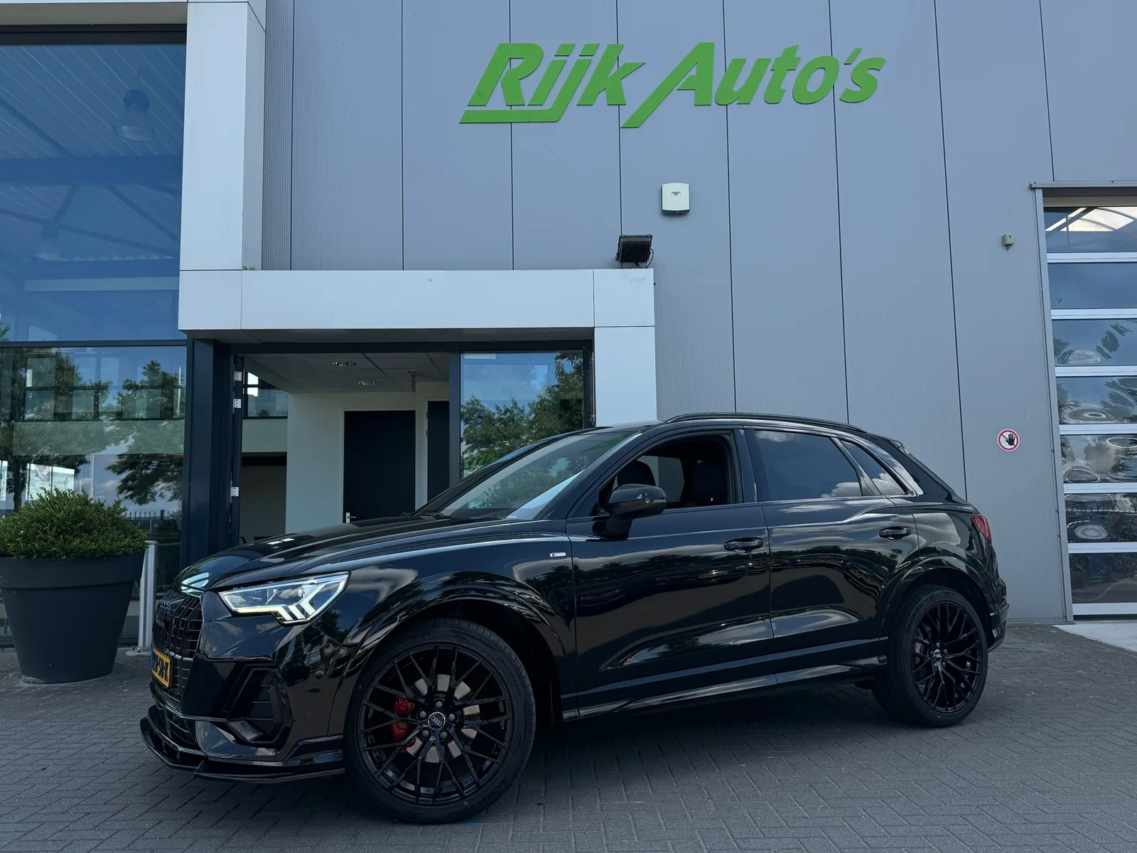 Audi Q3 (2019) — foto 1