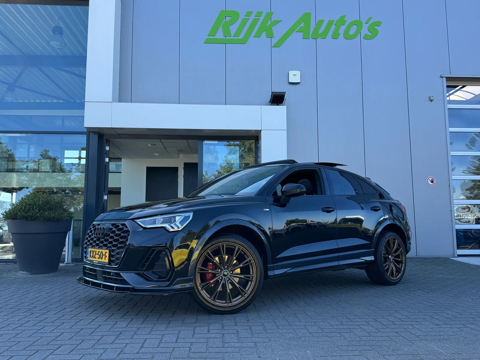 Audi Q3 Sportback (2020) — foto 1