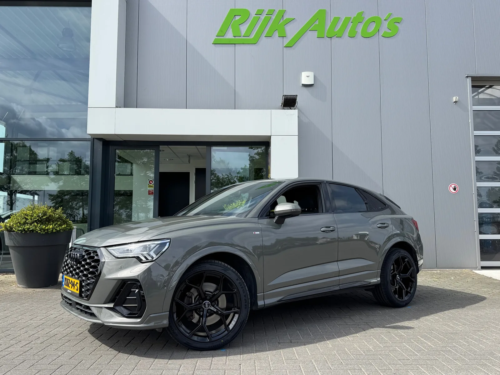 Audi Q3 Sportback (2019) — foto 1