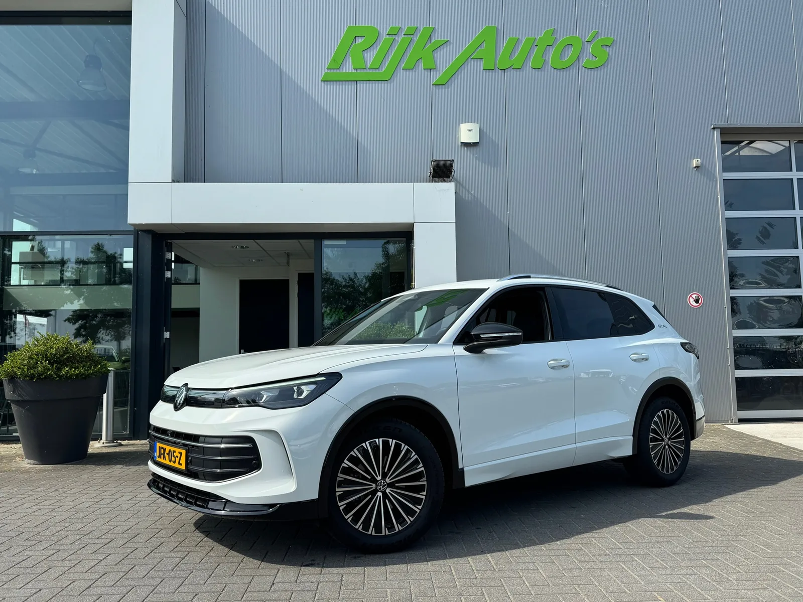 Volkswagen Tiguan (2025) — foto 1