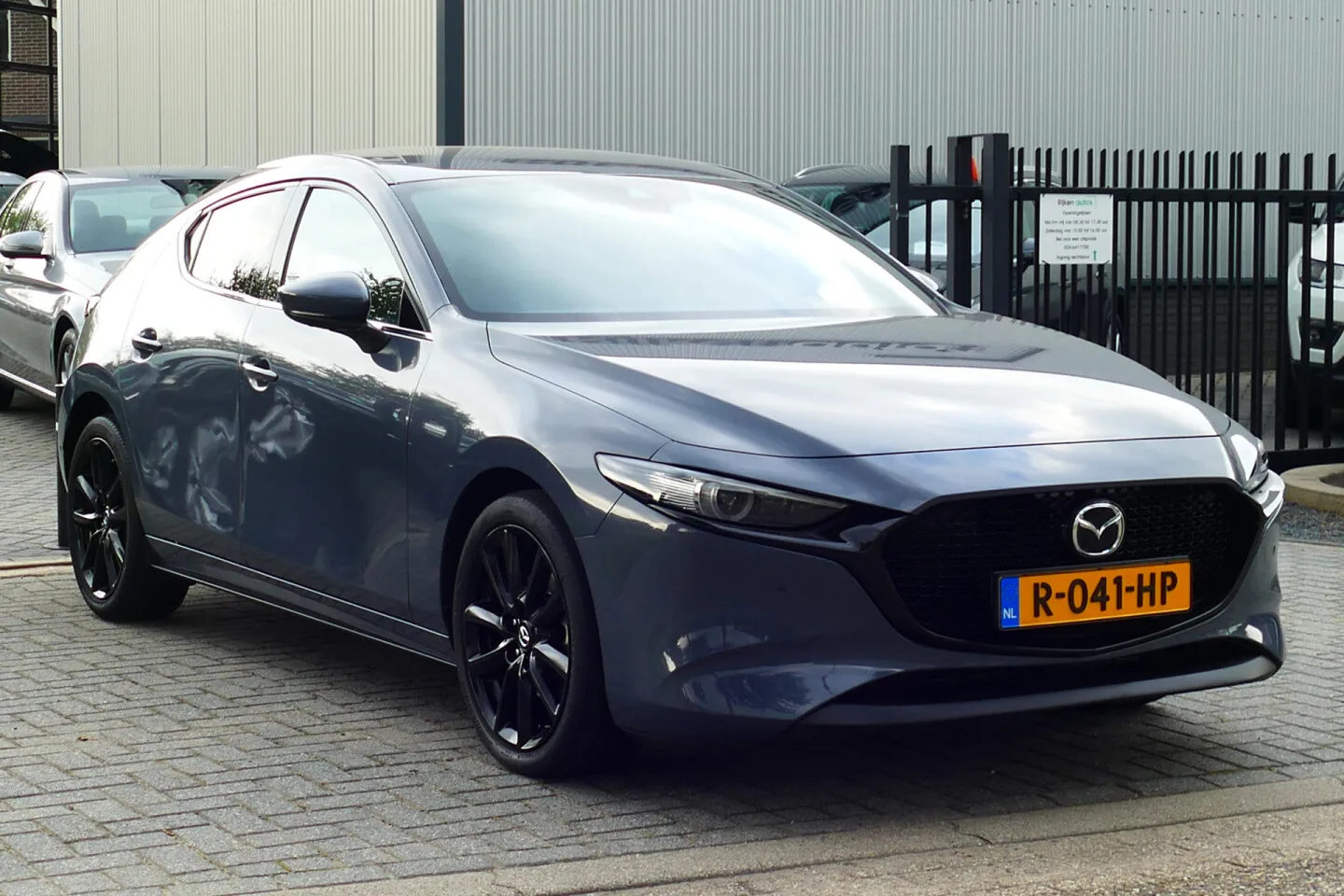 Mazda 3 (2021) — foto 1