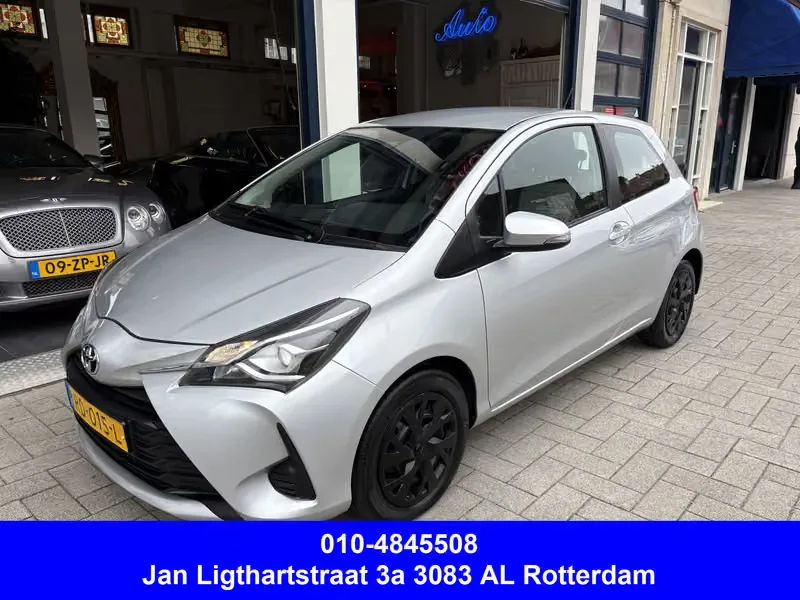 Toyota Yaris (2017) — foto 1