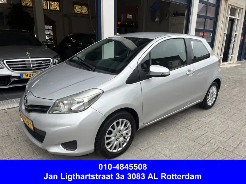 Toyota Yaris (2012) — foto 1