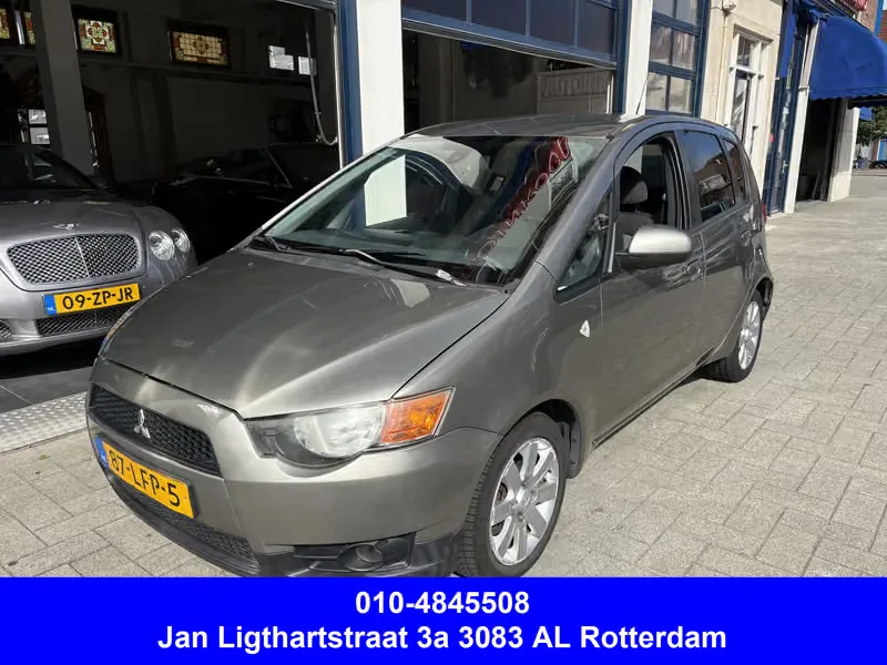 Mitsubishi Colt (2010) — foto 1