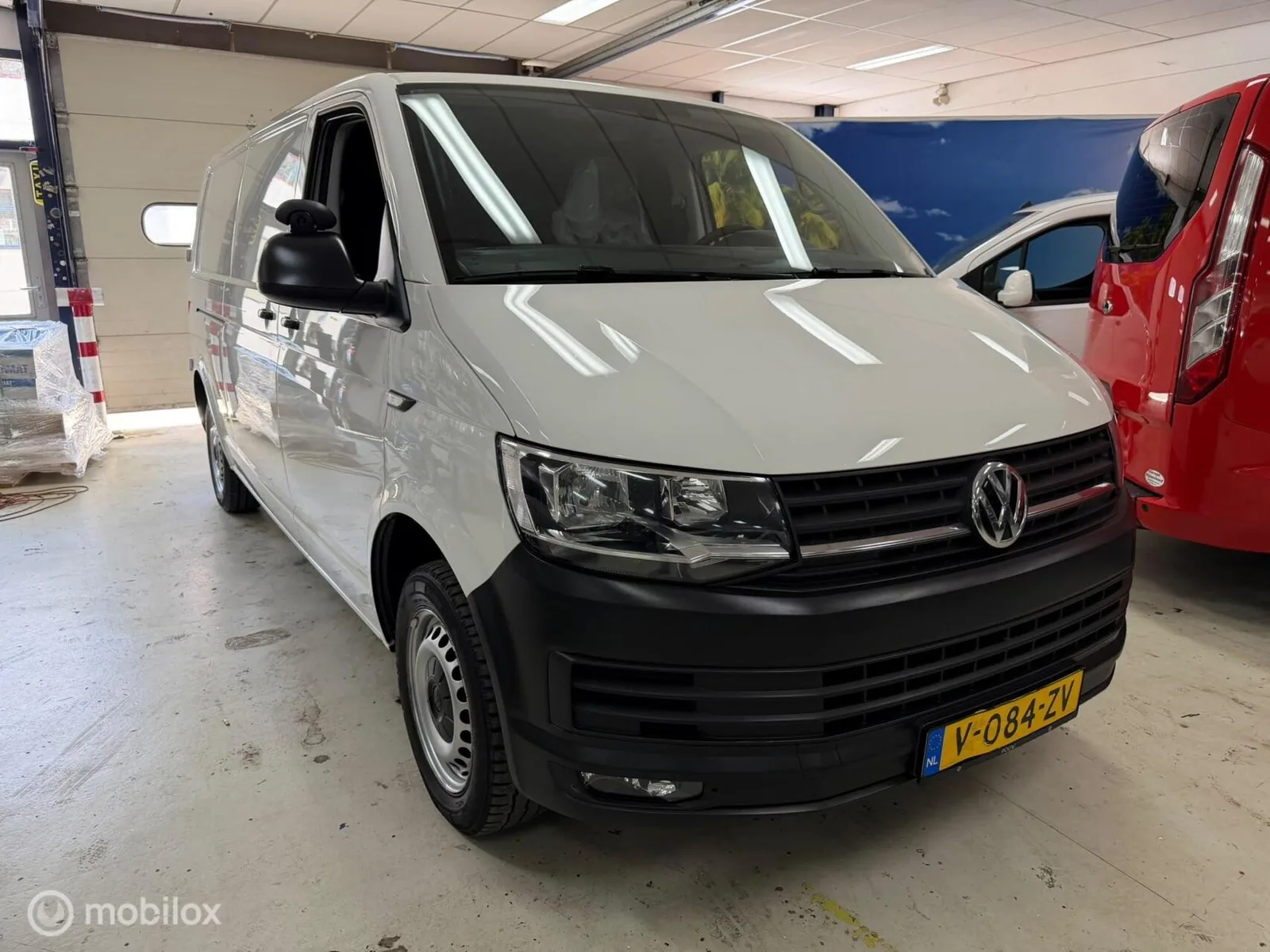 Volkswagen Transporter (2019) — foto 1