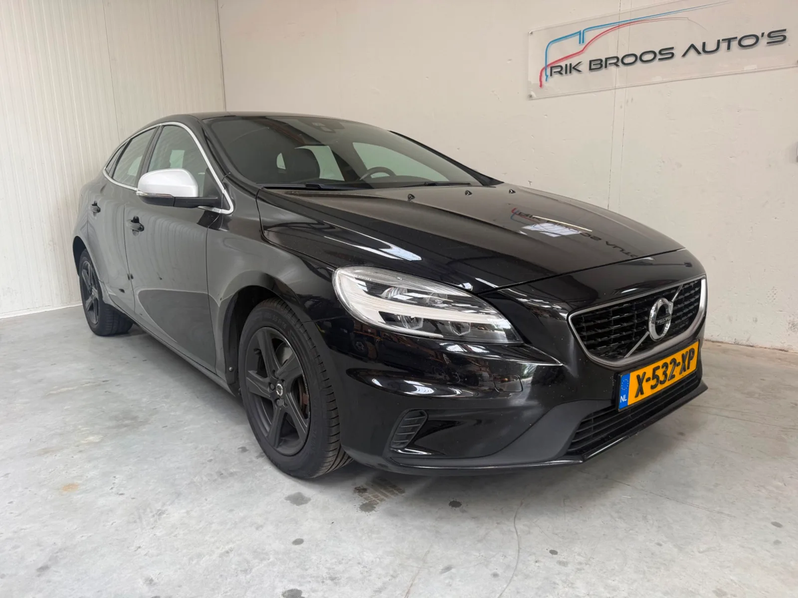 Volvo V40 (2018) — foto 1
