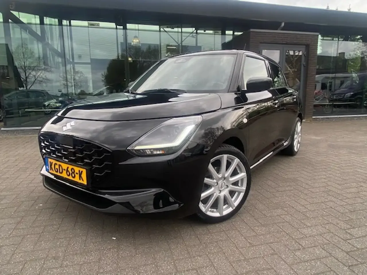 Suzuki Swift (2025) — foto 1