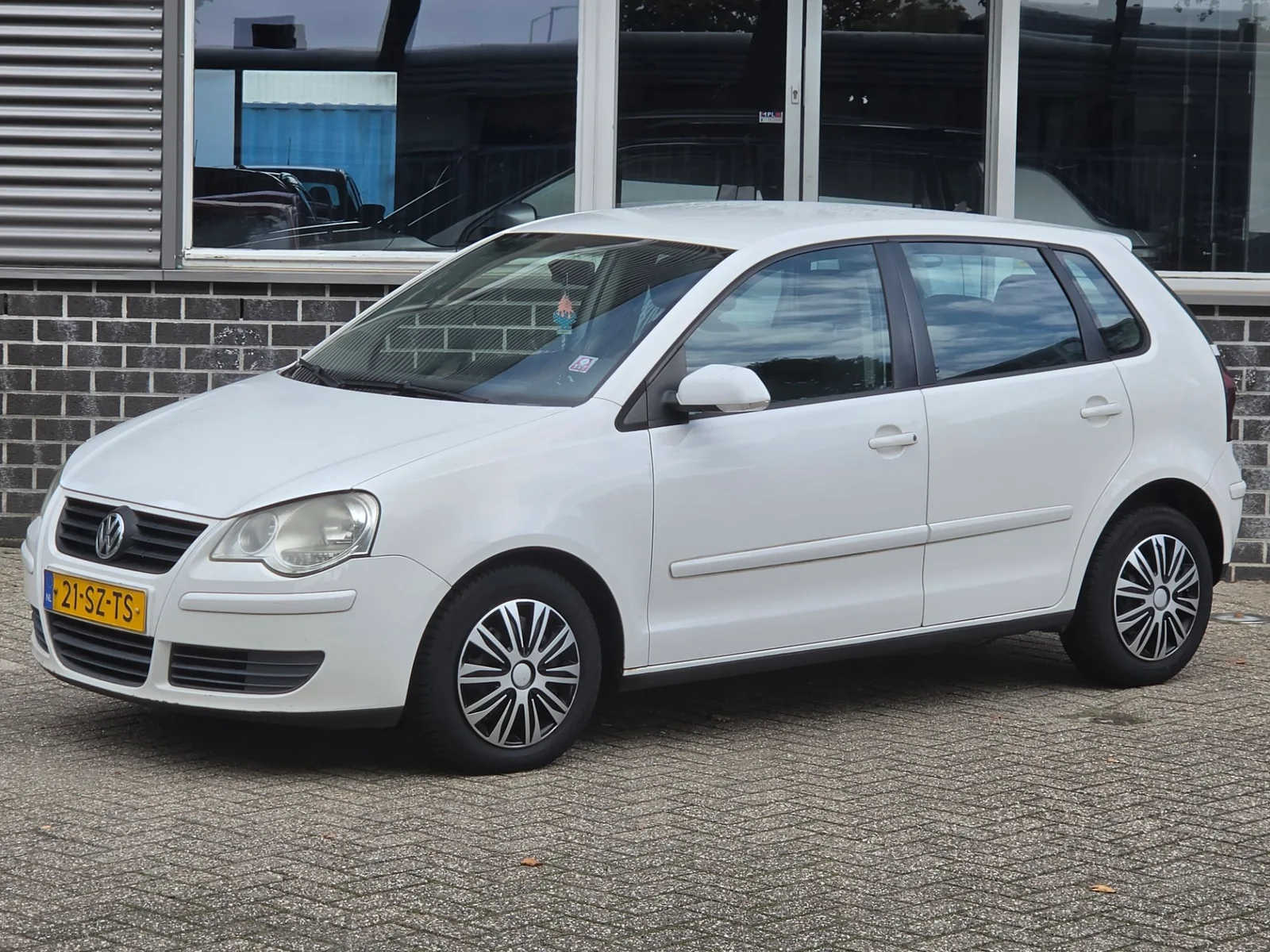 Volkswagen Polo (2006) — foto 1