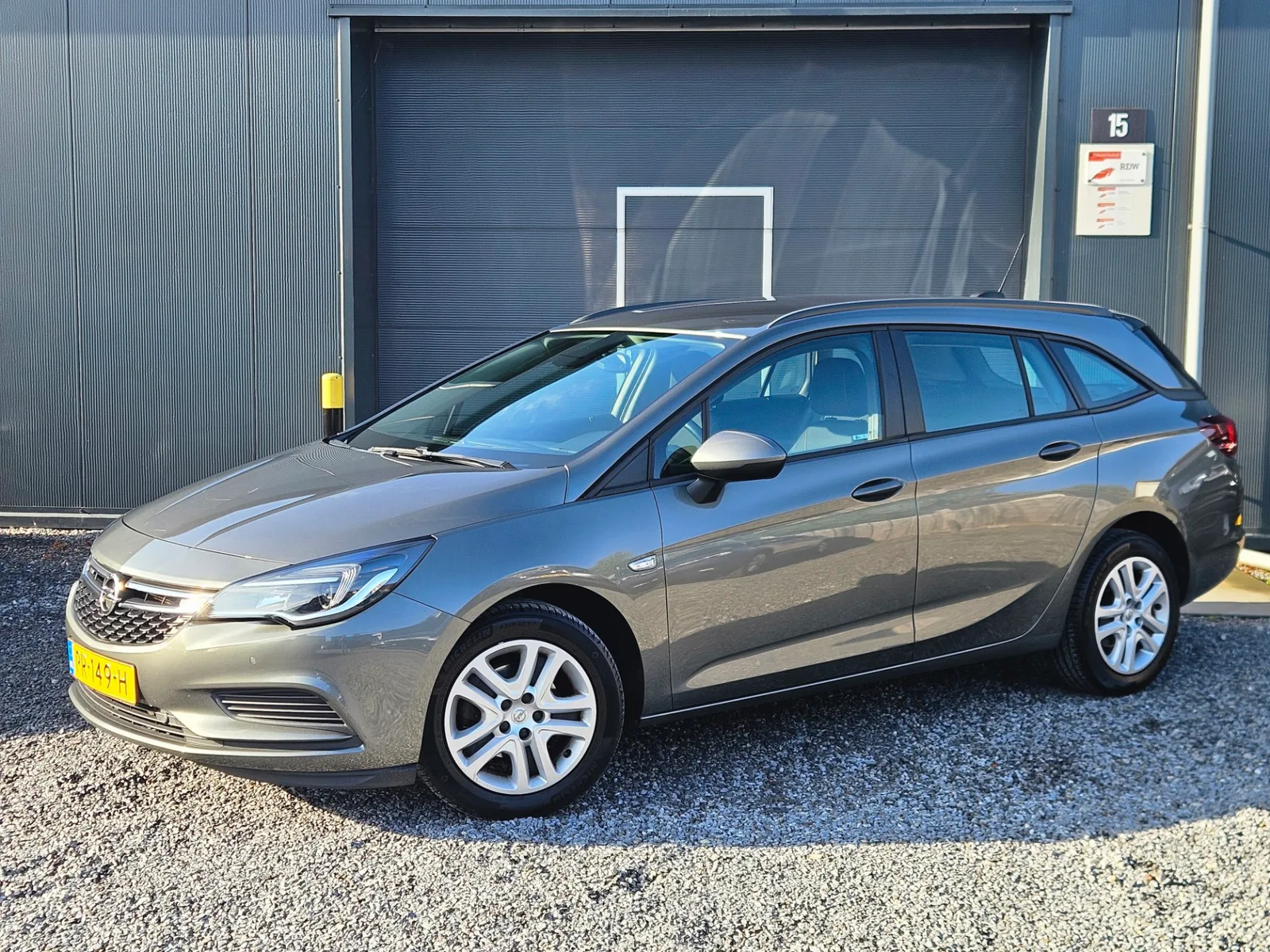 Opel Astra Sports Tourer (2017) — foto 1