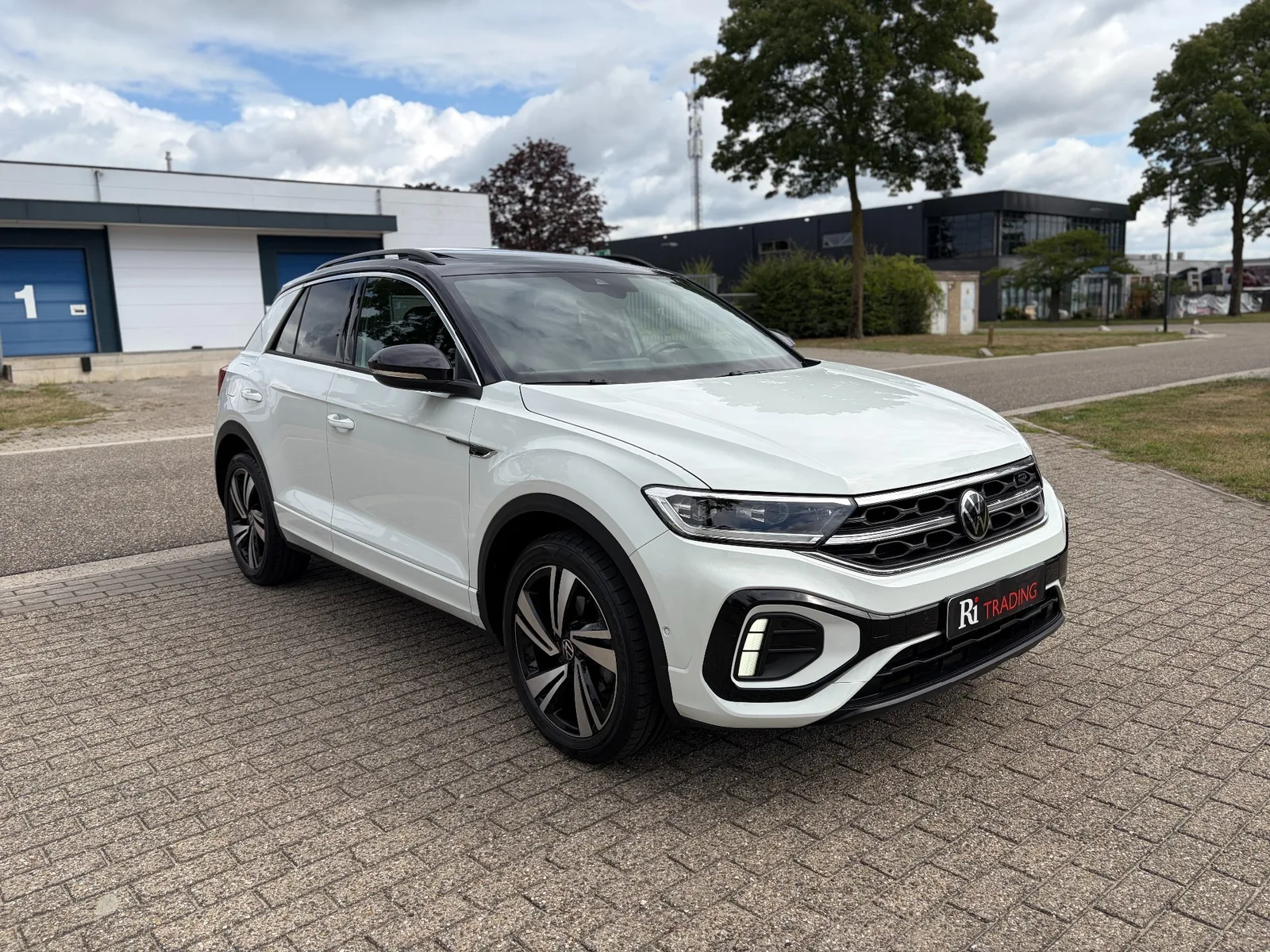 Volkswagen T-Roc (2022) — foto 1