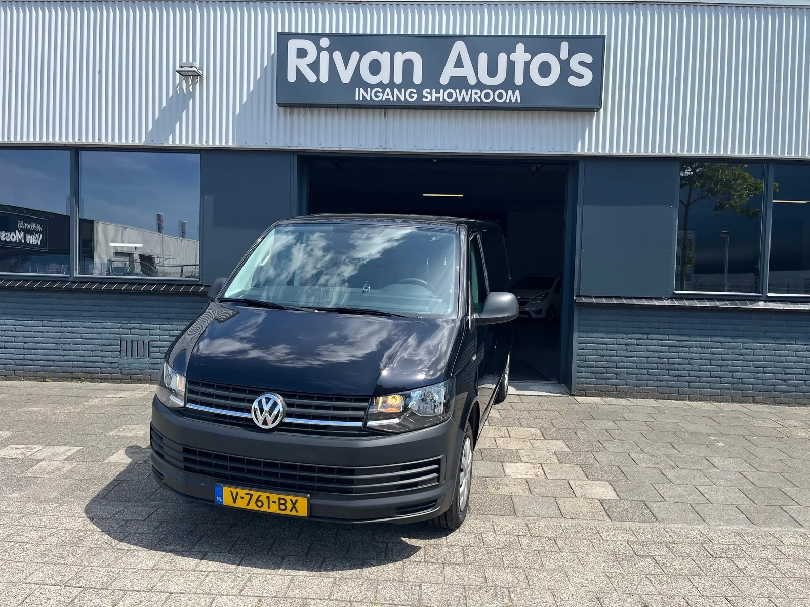 Volkswagen Transporter (2017) — foto 1