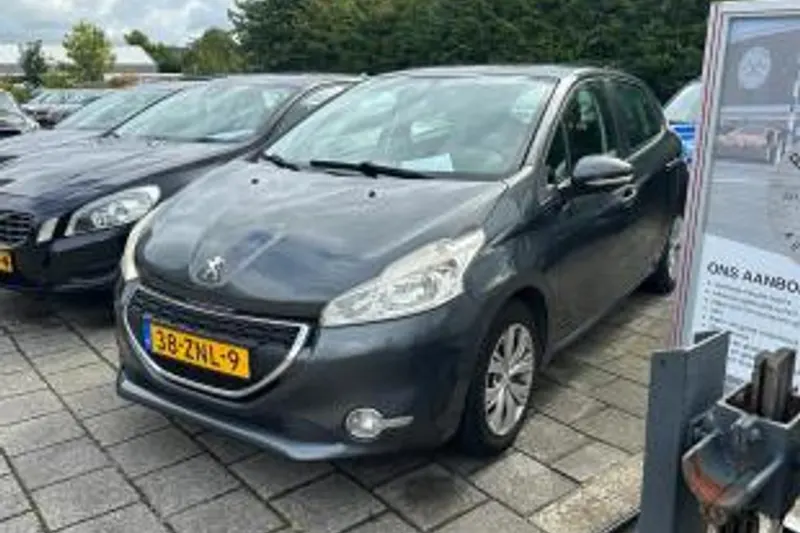 Peugeot 208 (2013)
