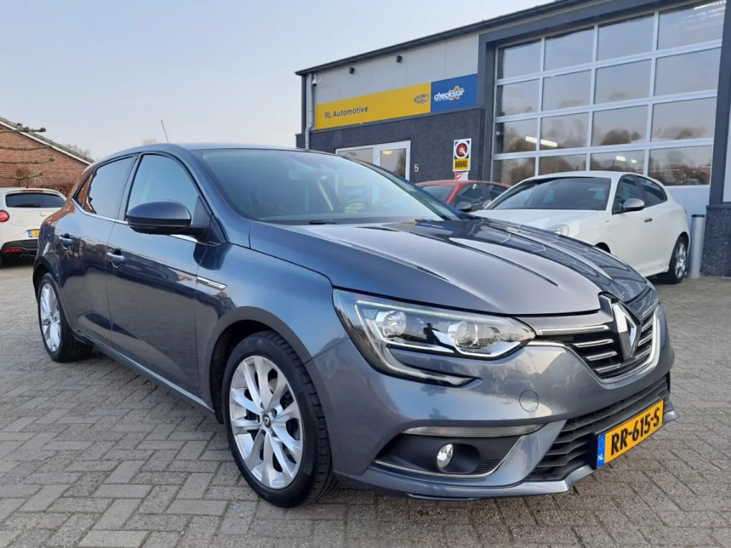 Renault Mégane (2017) — foto 1