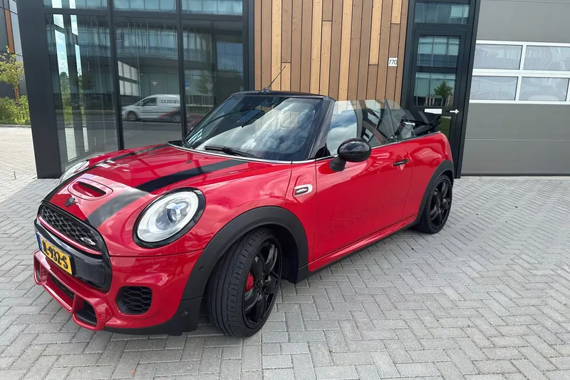 MINI Cabrio (2016)
