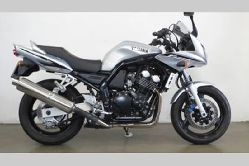Yamaha FZS 600 Fazer (2002)