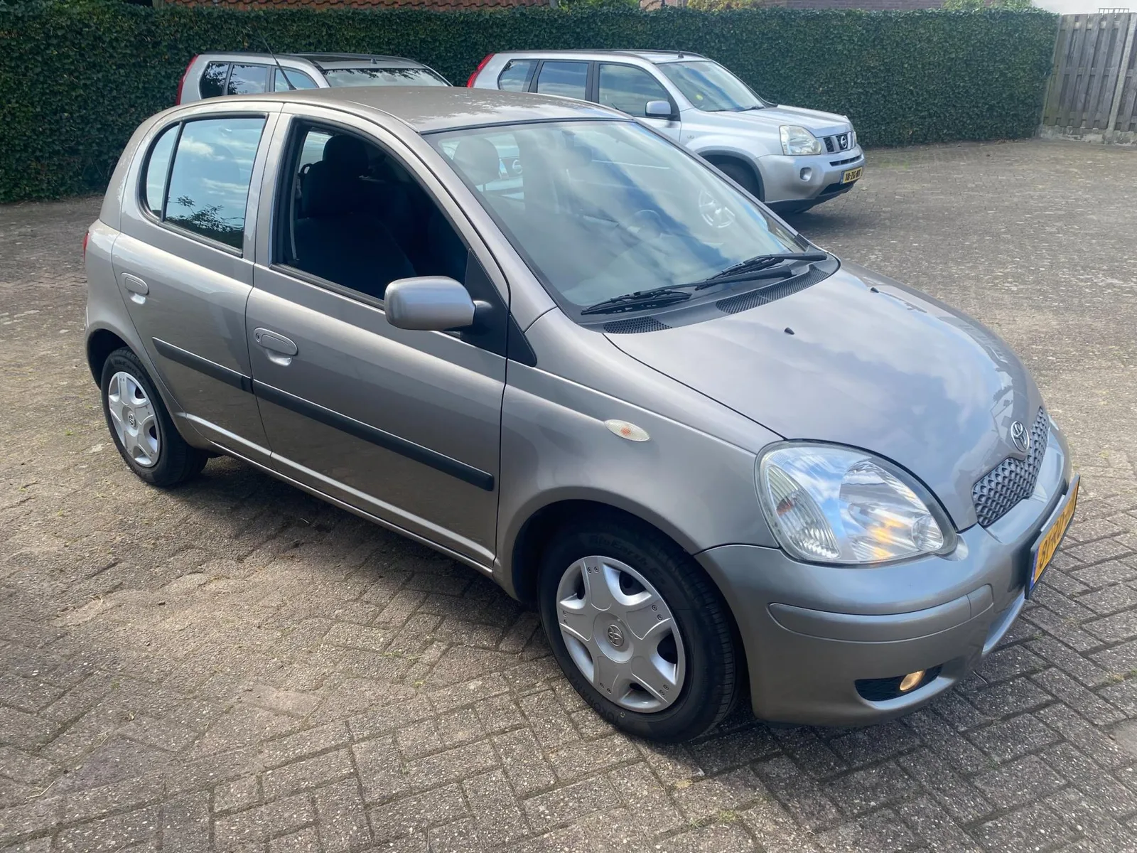 Toyota Yaris (2005) — foto 1