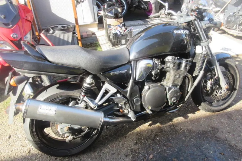 Suzuki GSX 750 Inazuma (1998)