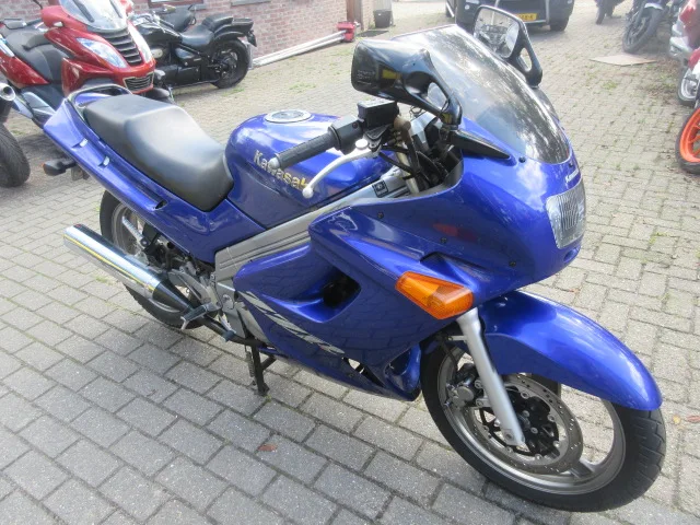 Kawasaki ZZ-R 250 (2004) — foto 1