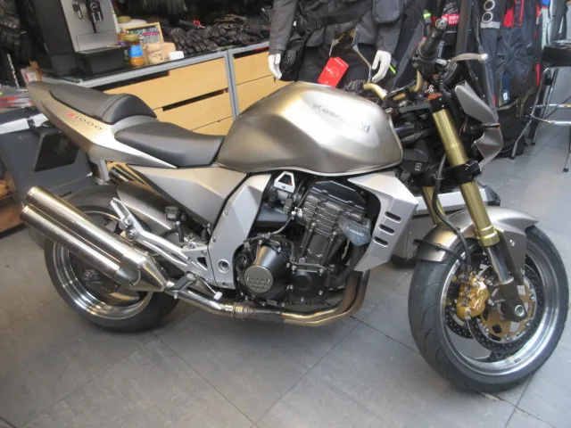 Kawasaki Z1000 (2006) — foto 1