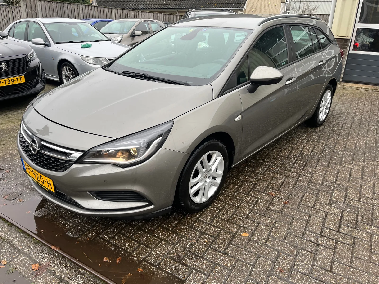 Opel Astra (2017) — foto 1
