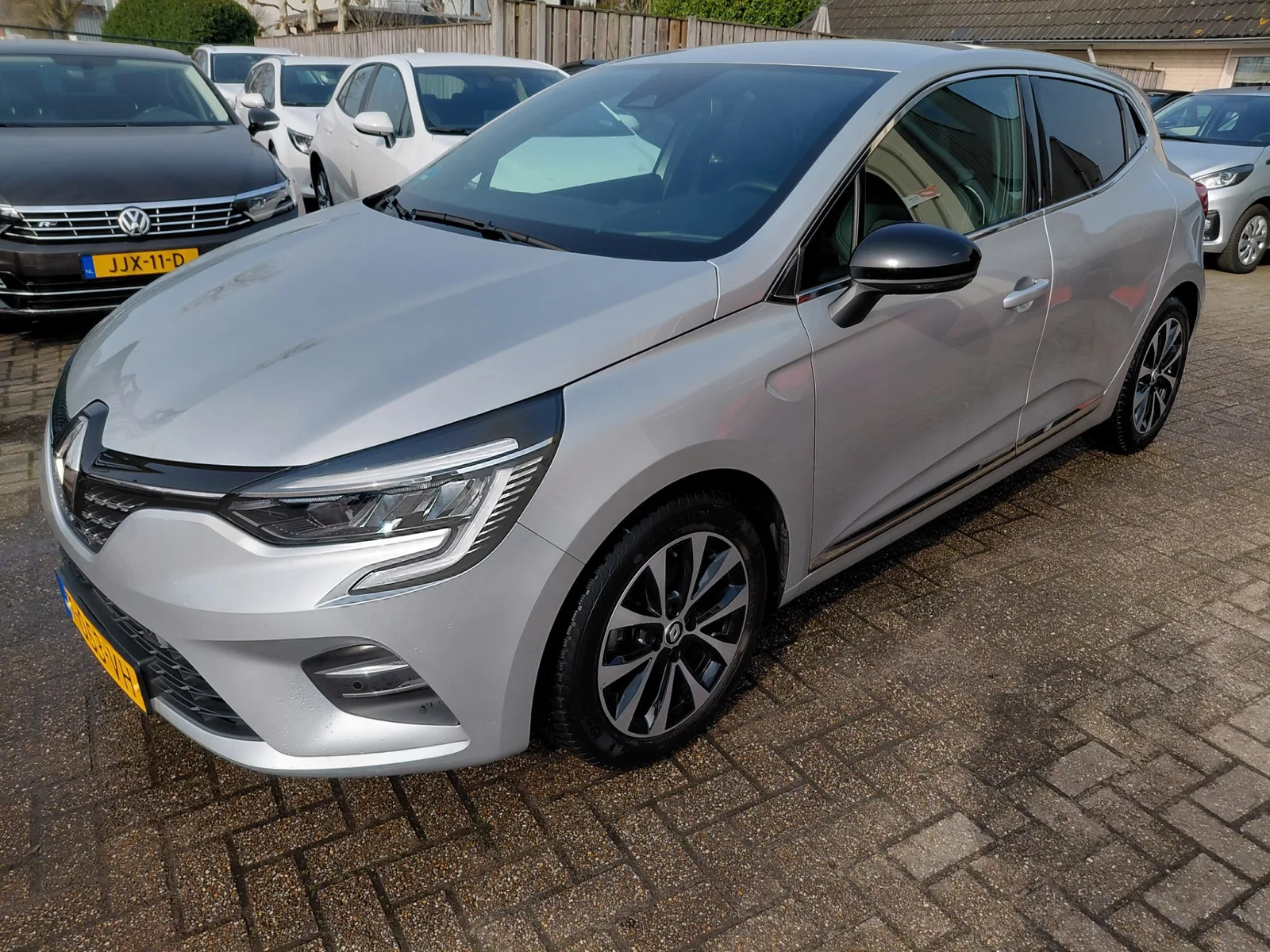 Renault Clio (2023) — foto 1