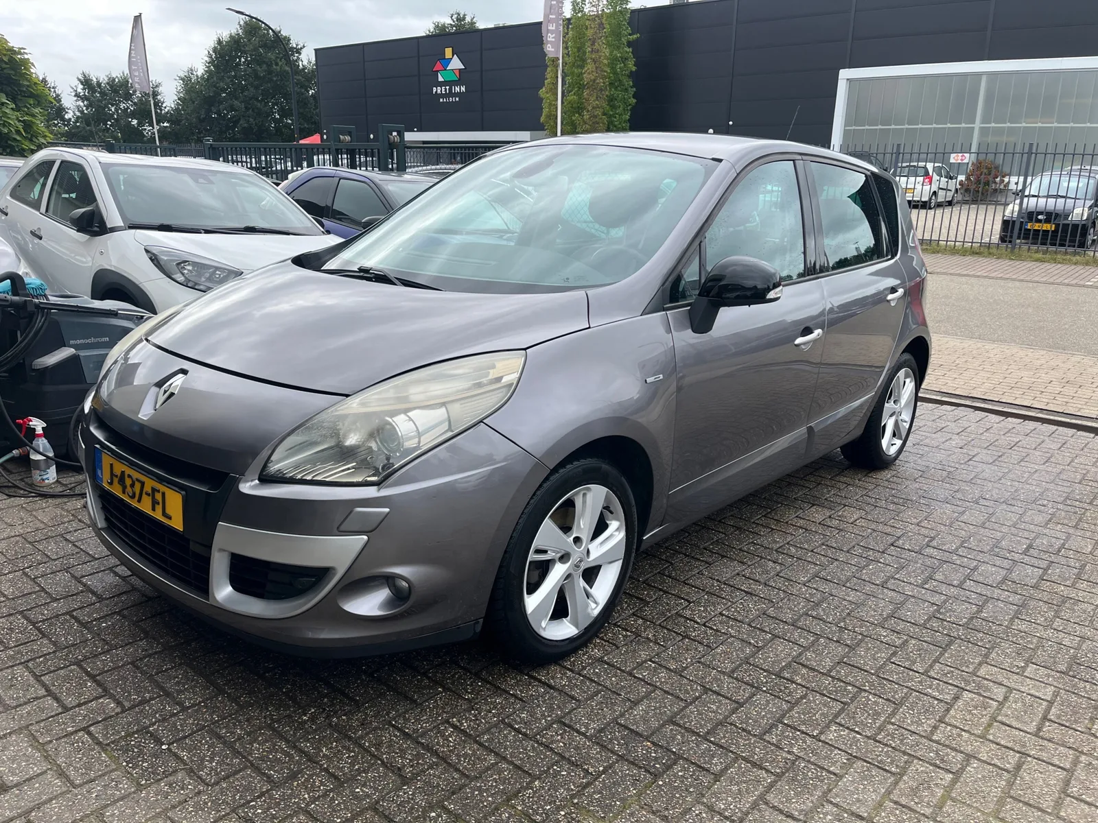 Renault Scénic (2011) — foto 1