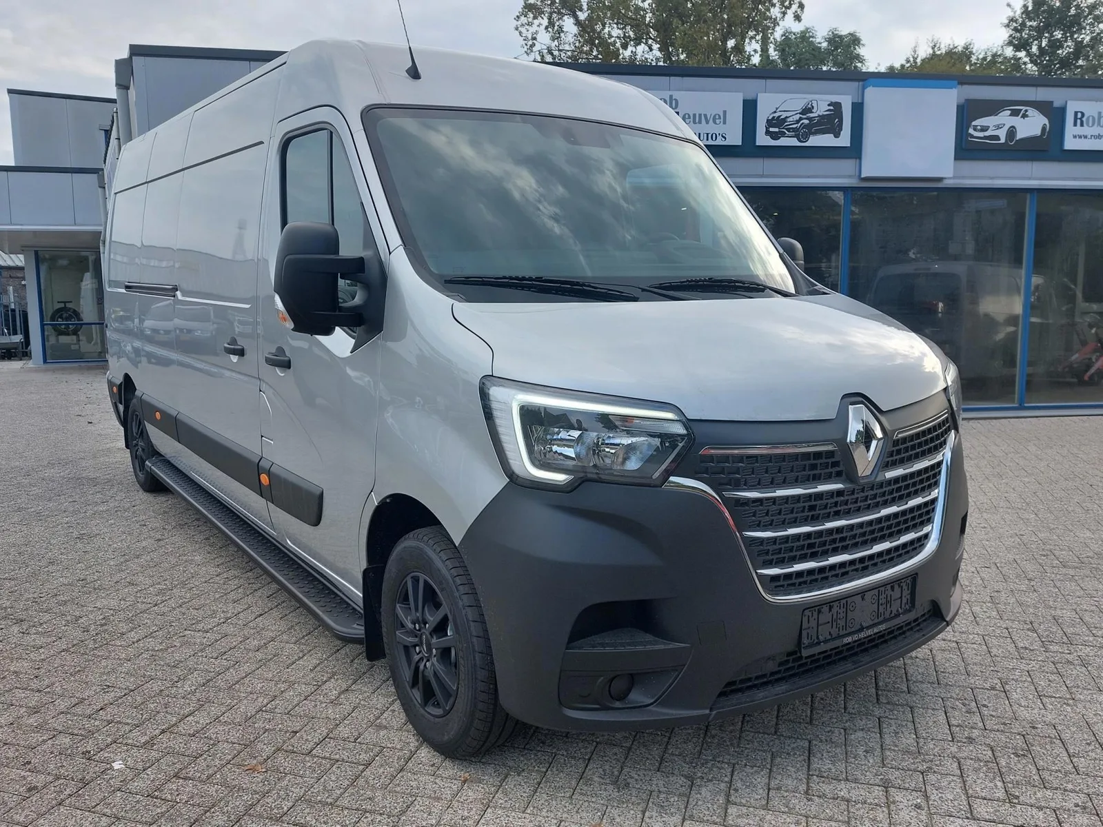 Renault Master (2023) — foto 1