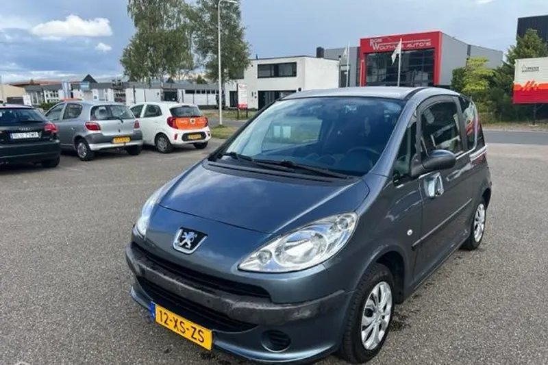 Peugeot 1007 (2007)