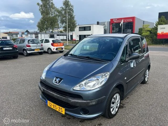 Peugeot 1007 (2007) — foto 1