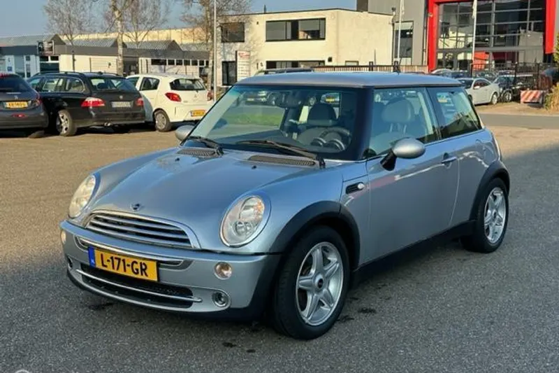 MINI Cooper (2005)
