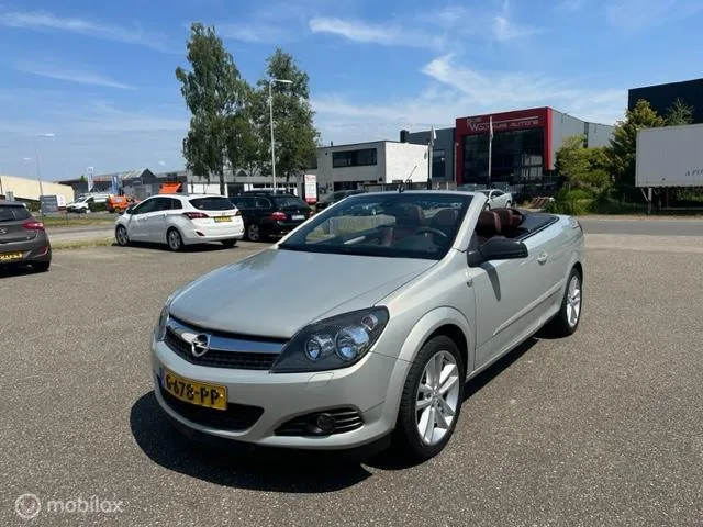 Opel Astra (2006) — foto 1