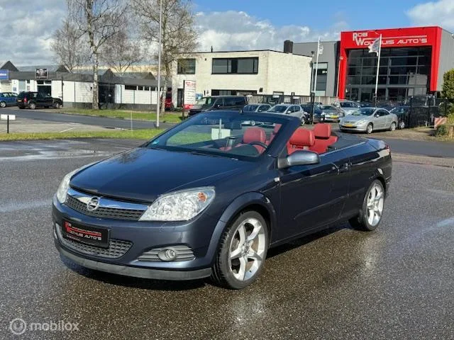 Opel Astra (2009) — foto 1