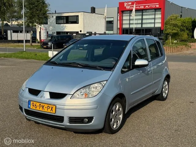 Mitsubishi Colt (2004) — foto 1