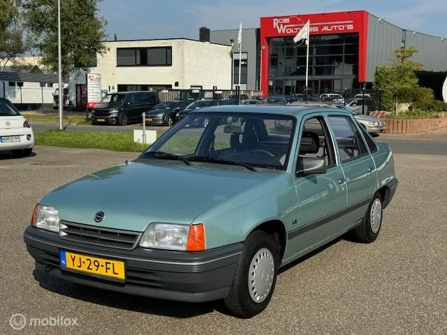 Opel Kadett (1990) — foto 1