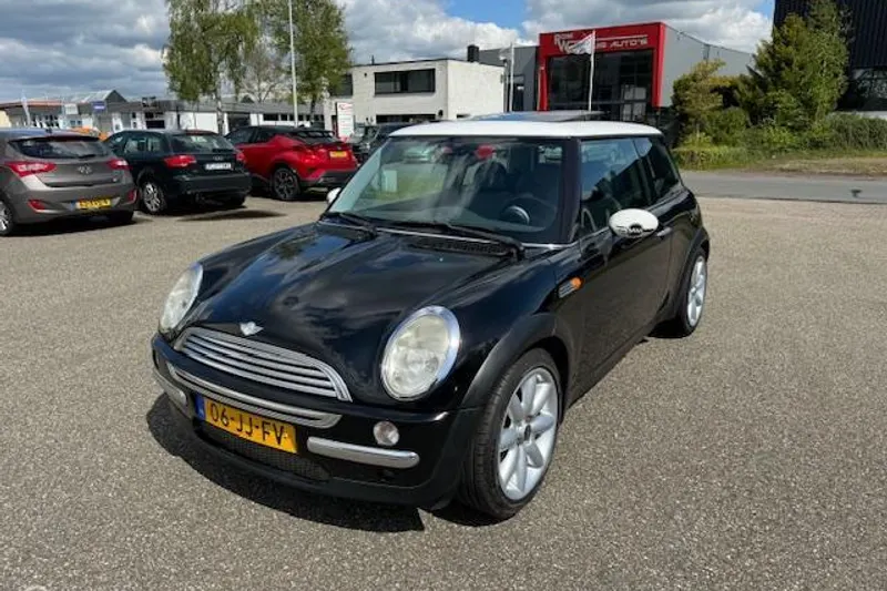 MINI Cooper (2002)