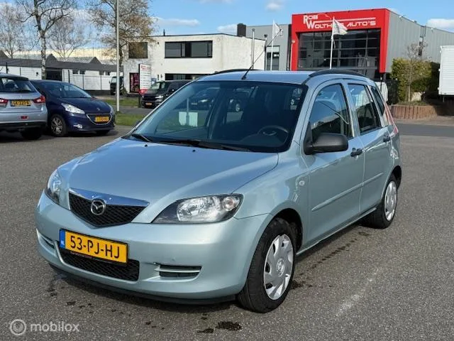 Mazda 2 (2004) — foto 1