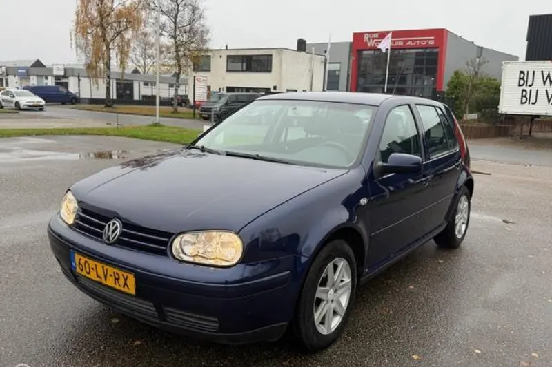 Volkswagen Golf (2003)