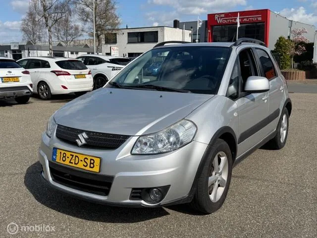Suzuki SX4 (2008) — foto 1