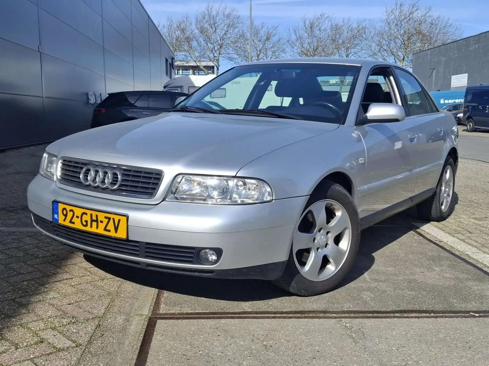 Audi A4 (2000) — foto 1