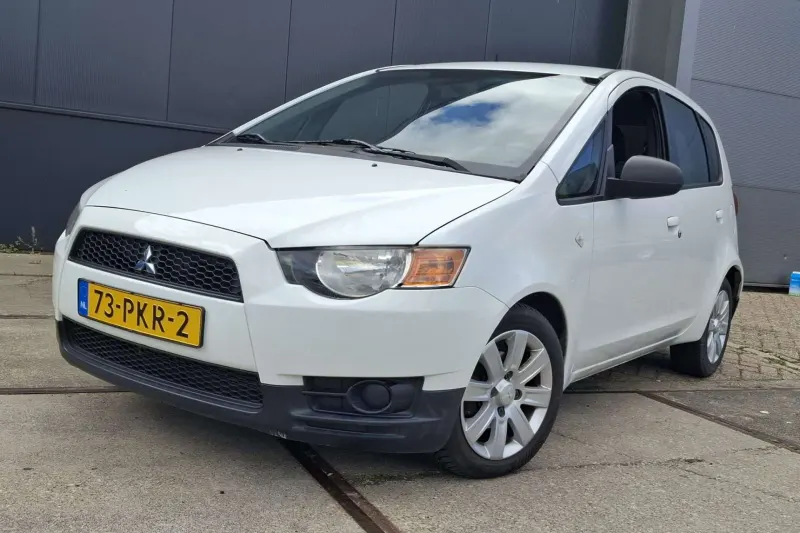 Mitsubishi Colt (2011)