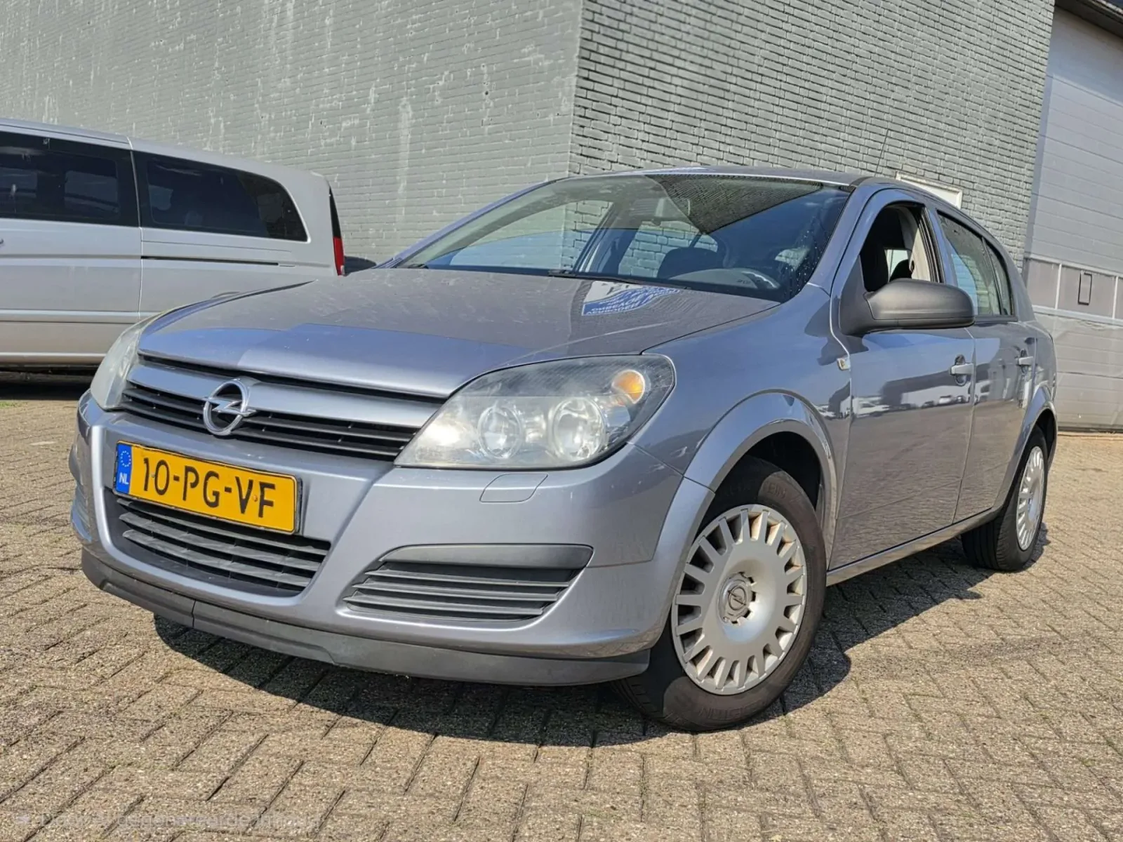 Opel Astra (2004) — foto 1
