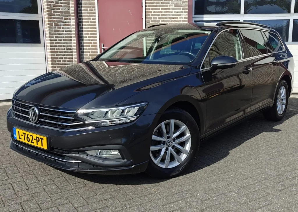 Volkswagen Passat (2019) — foto 1