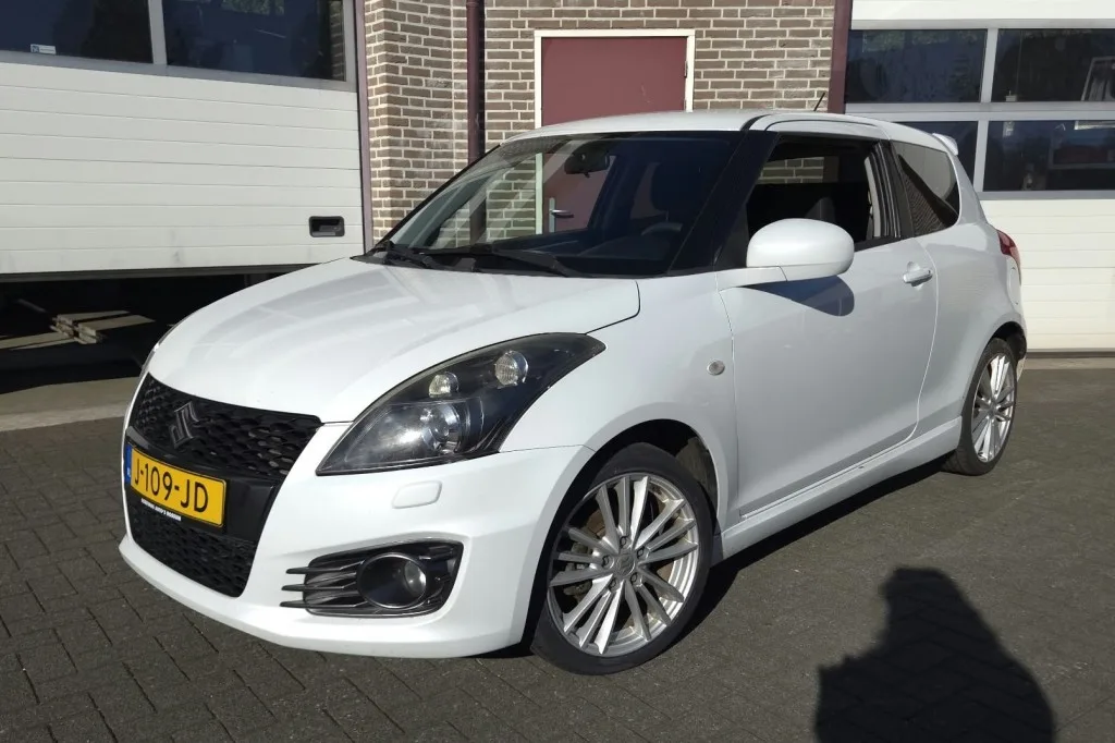 Suzuki Swift (2012) — foto 1