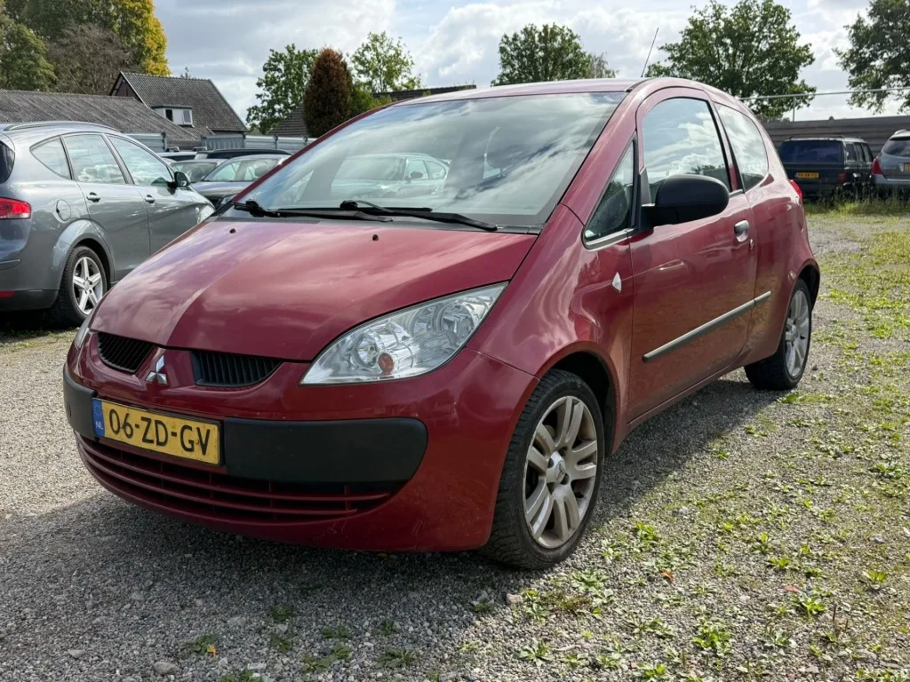 Mitsubishi Colt (2008) — foto 1