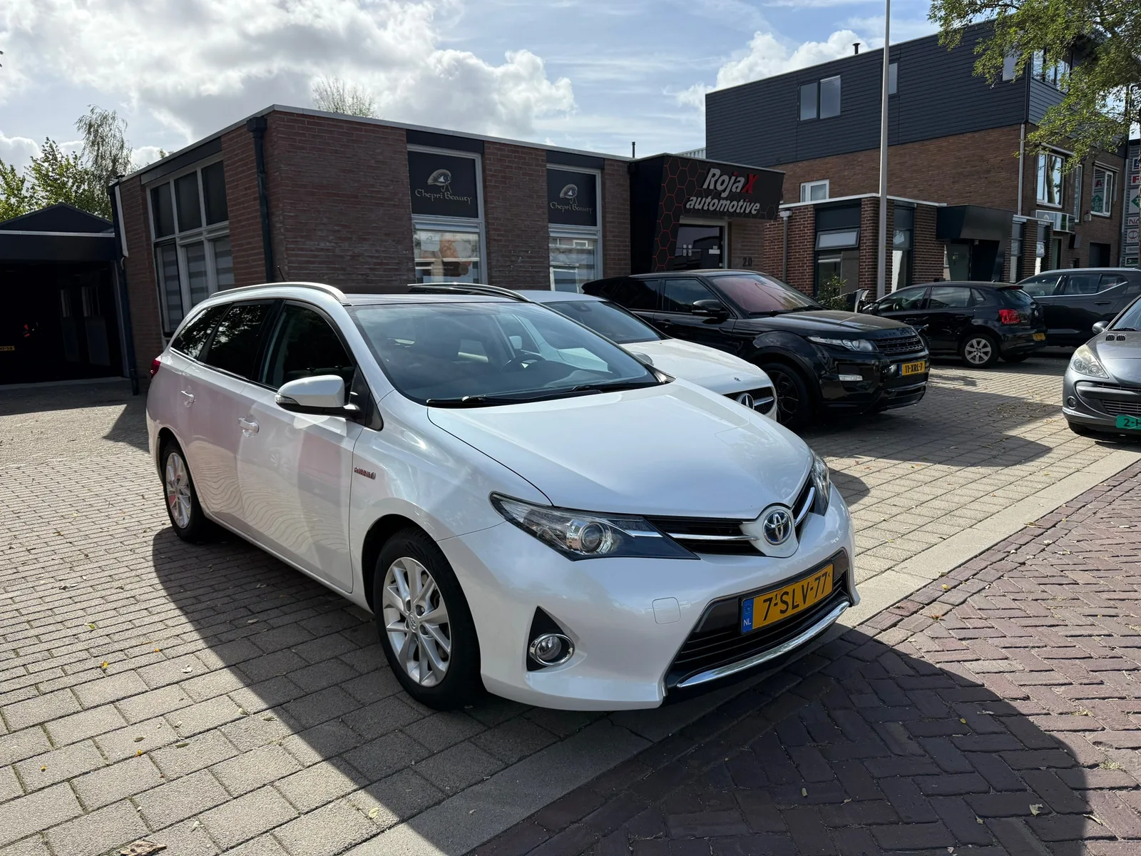 Toyota Auris (2013) — foto 1