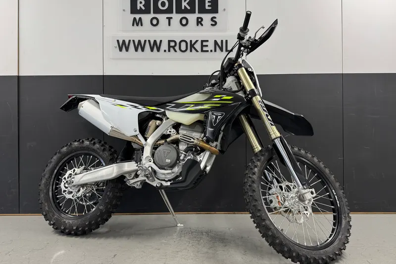 Foto van Triumph TF 250-E