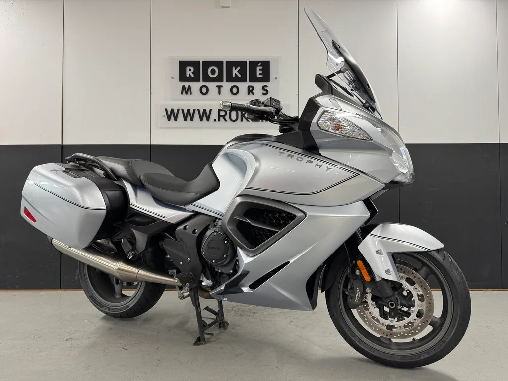Triumph Trophy 1200 (2015) — foto 1