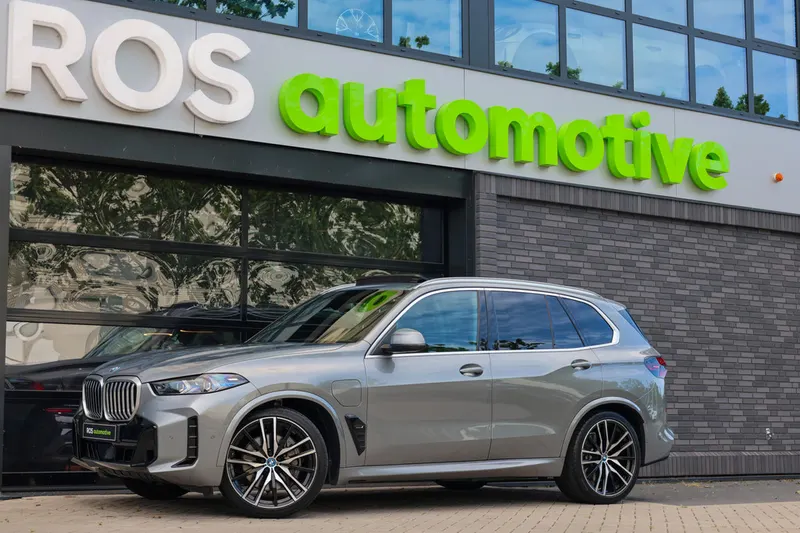 BMW X5 (2023)